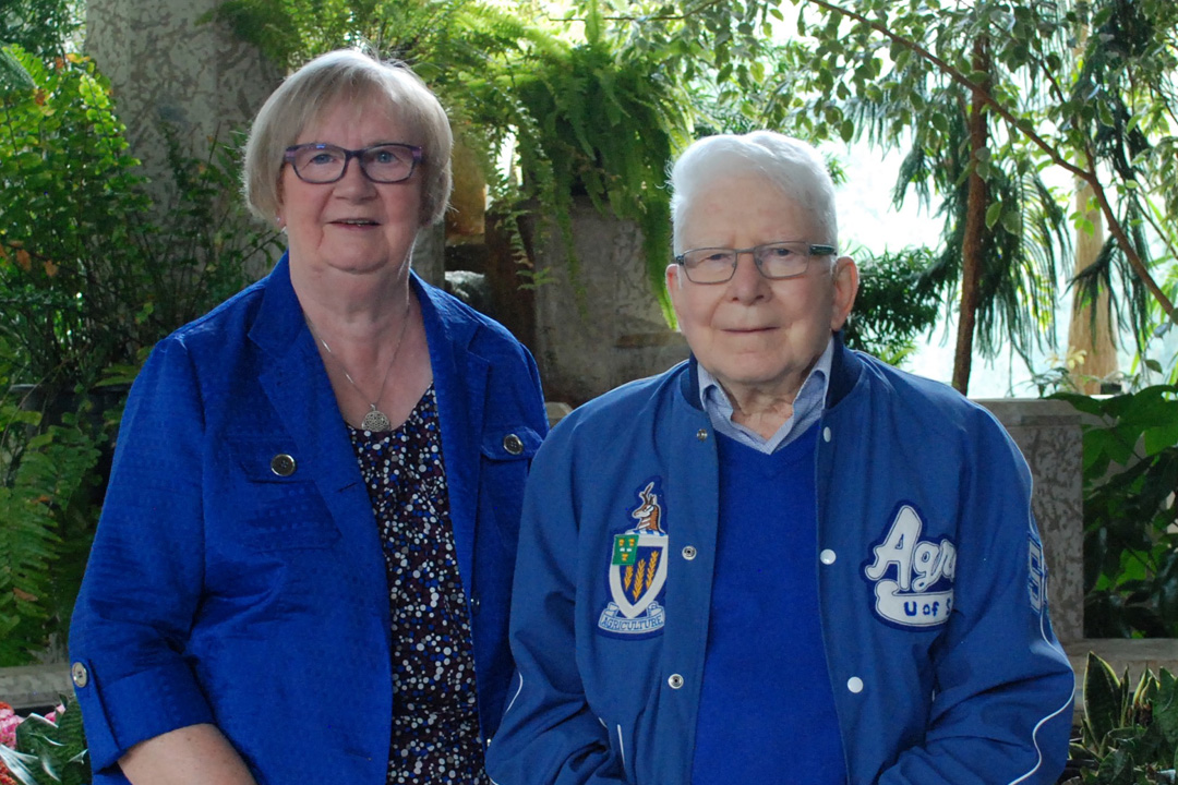 Norma and Bob McKercher wear Agro blue with pride! (Photo: Hamish Tulloch)